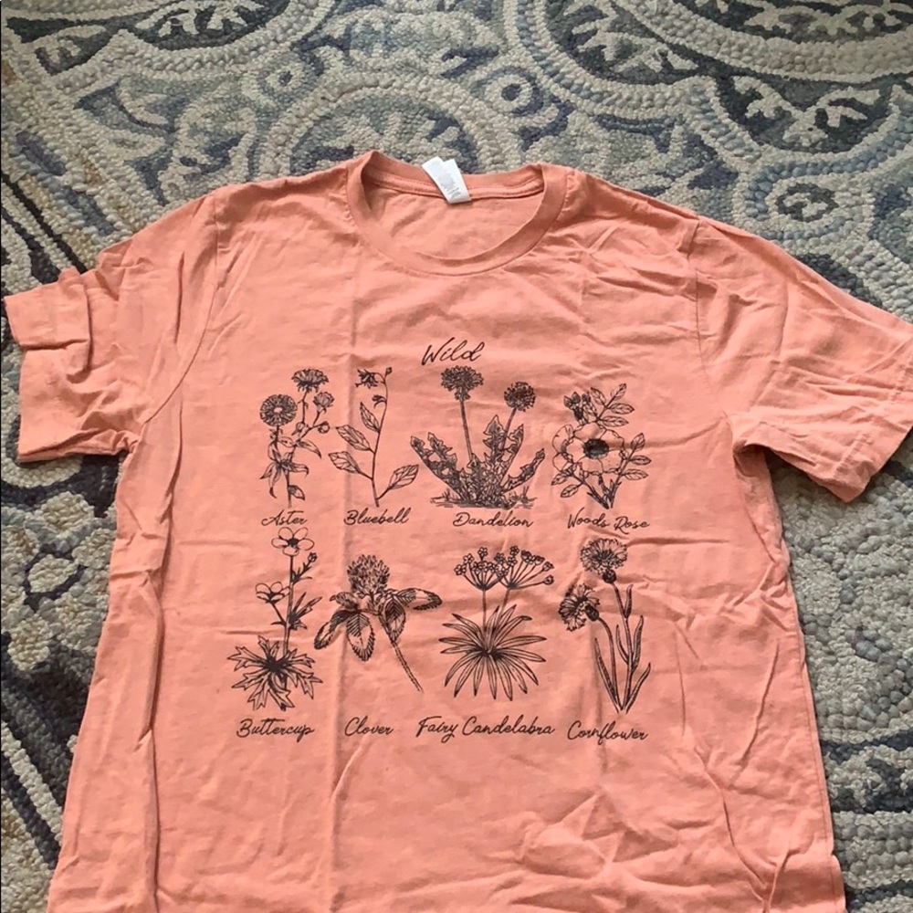 Cute, trendy flower tee for spring!
